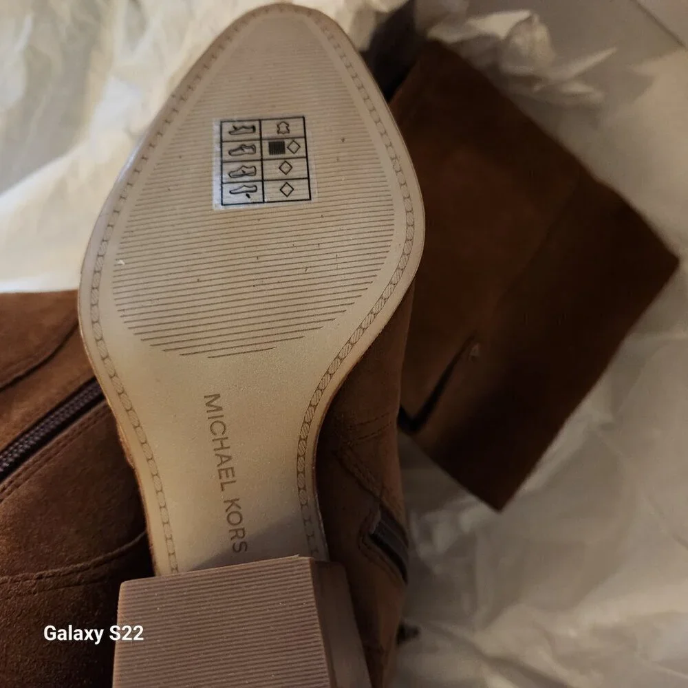 Michael Kors "Bodkin" Over the Knee Suede Heeled Boots. NIB. Size 5 - Picture 7 of 12